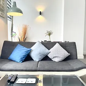 Modern Family Free Parking And Gym By Beach Apartment